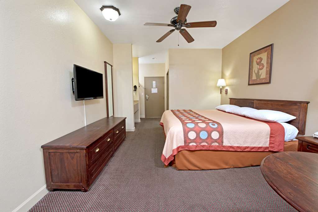 Super 8 By Wyndham St. Louis Airport Hotel Woodson Terrace Room photo